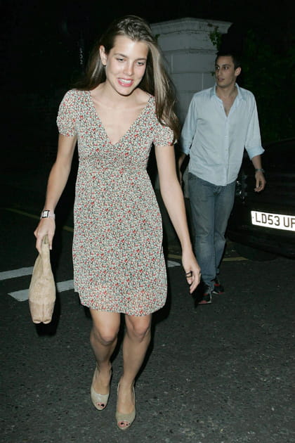 Charlotte Casiraghi en petite robe &agrave; fleurs