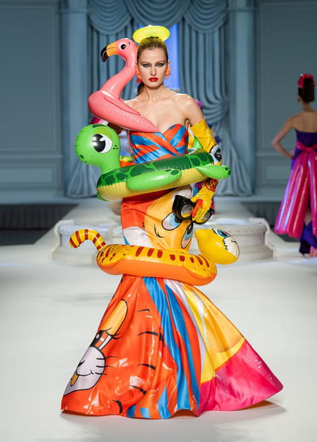 Look 61&nbsp;du d&eacute;fil&eacute; Moschino