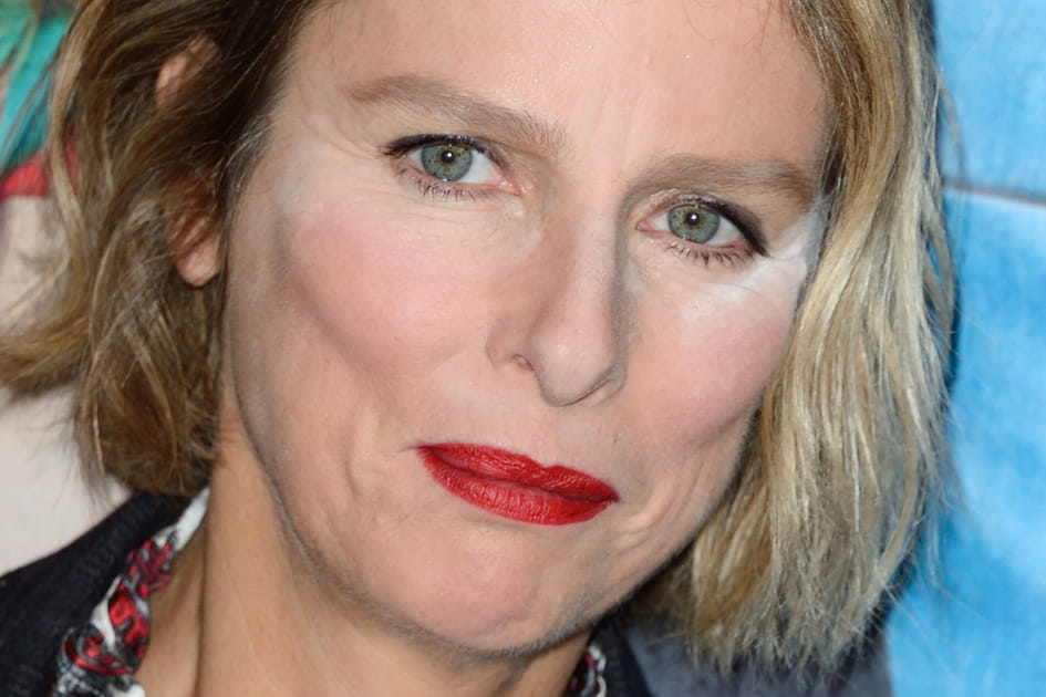 Karin Viard et la poudre blanche sur les tempes