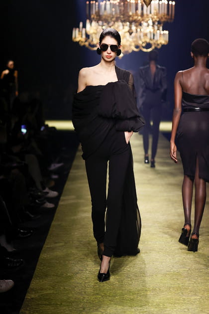 Look 45&nbsp;du d&eacute;fil&eacute; Saint Laurent