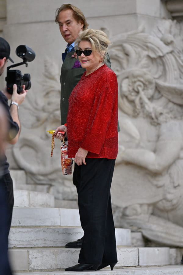 catherine-deneuve-defile-chanel-fashion-week-2026