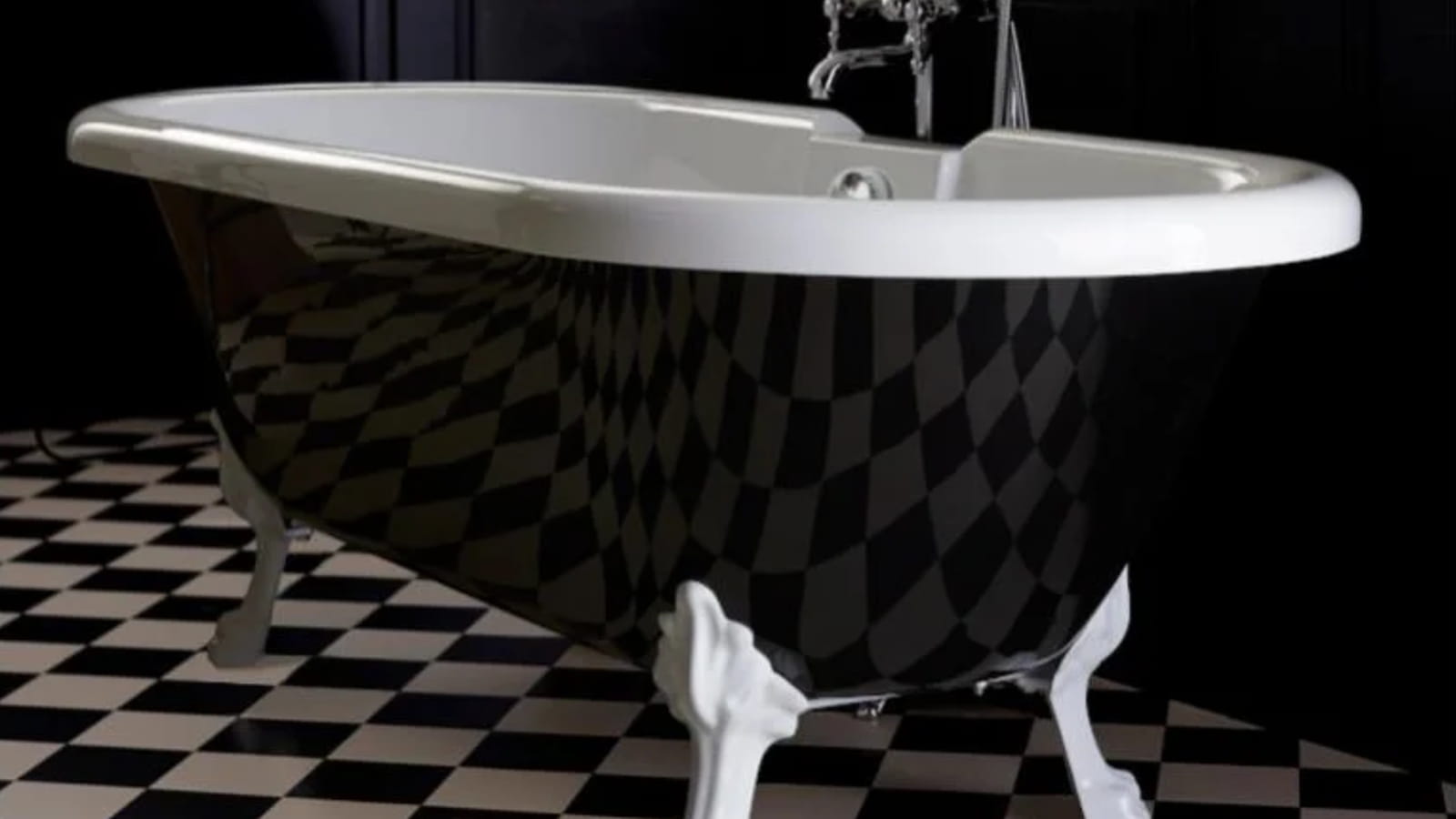 Une baignoire îlot précieuse