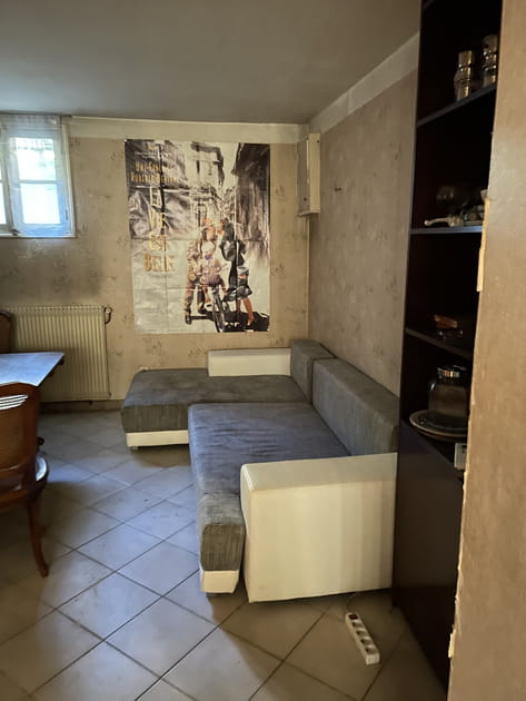 Avant&nbsp;: une salle &agrave; manger aust&egrave;re et d&eacute;labr&eacute;e