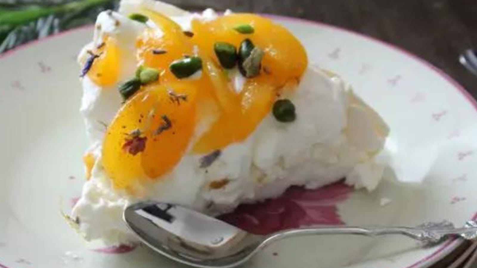 Pavlova abricots et pistaches