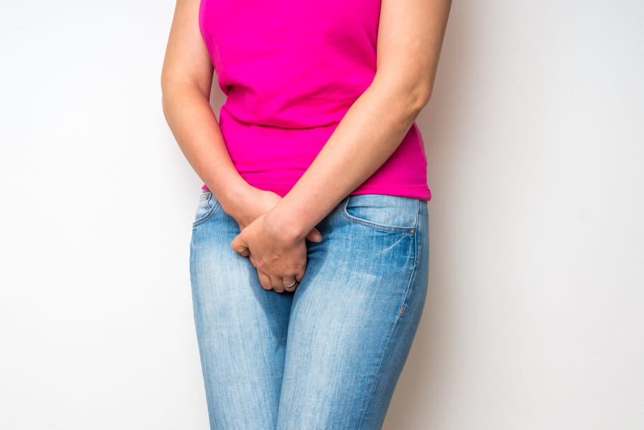 Fuites urinaires : symptômes, causes et solutions