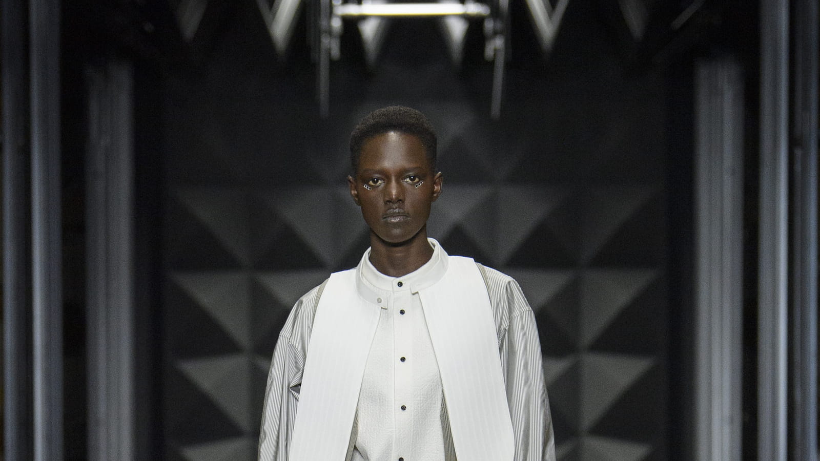 Look 11