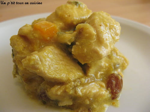 Escalopes de dinde au curry, raisins secs et pêche