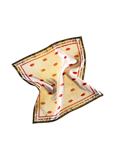 Foulard &agrave; bouches collection Giambattista Valli x H&M hiver