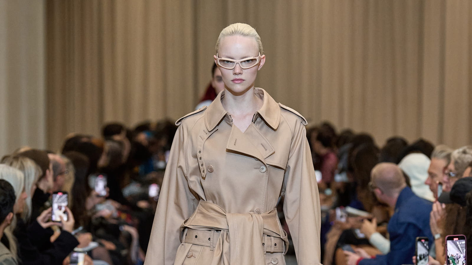 Look 18