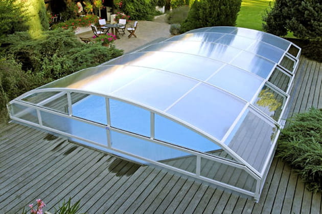 10 modèles d'abris de piscine