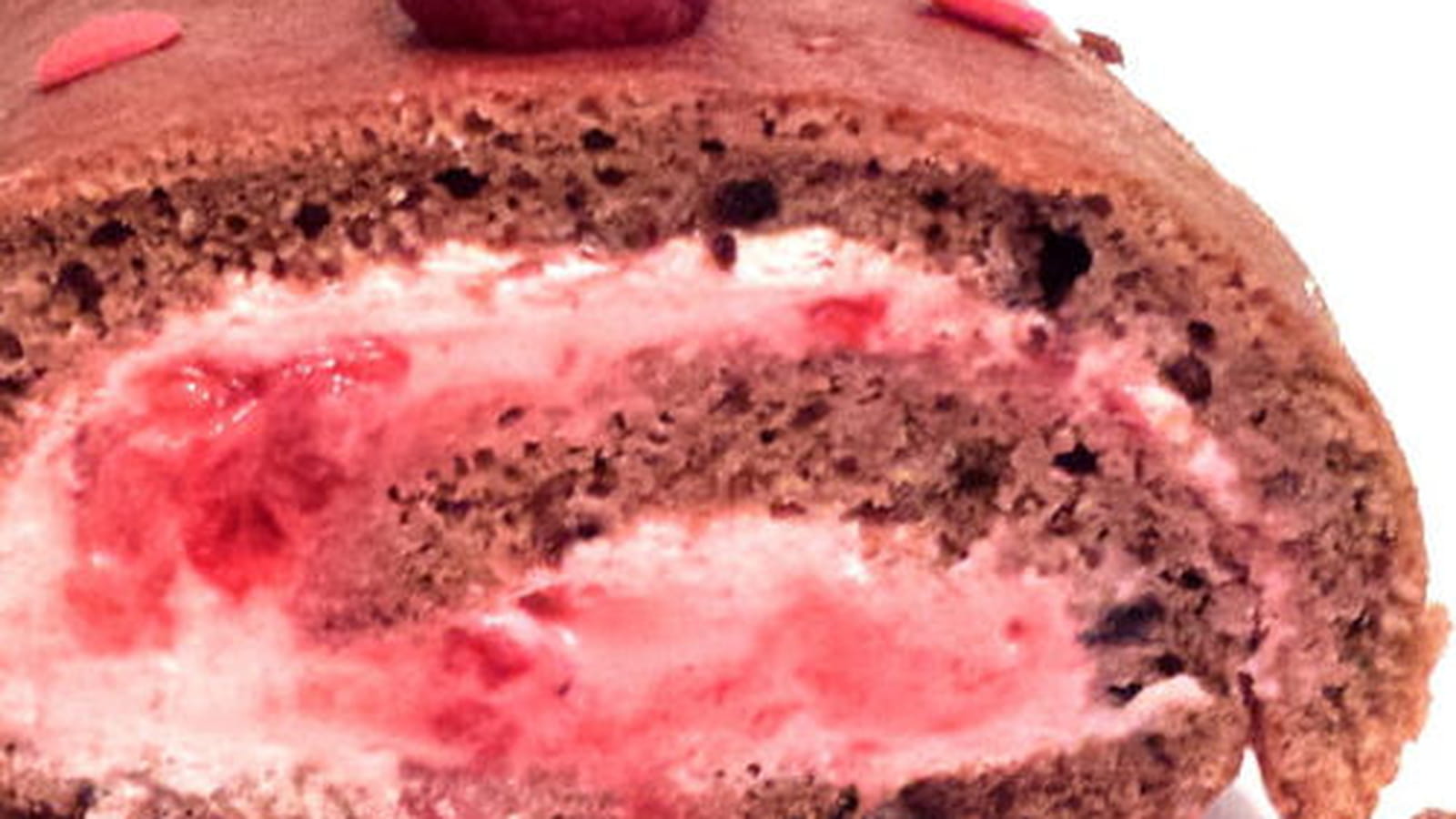 Gâteau roulé chocolat et framboises