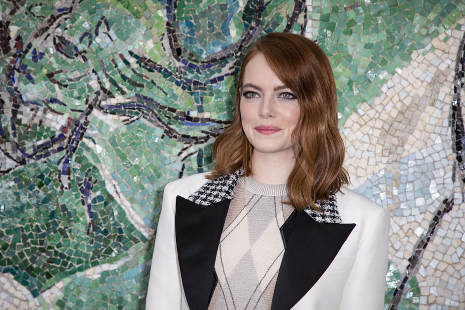 Emma Stone, flamboyante avec son carr&eacute; roux moderne
