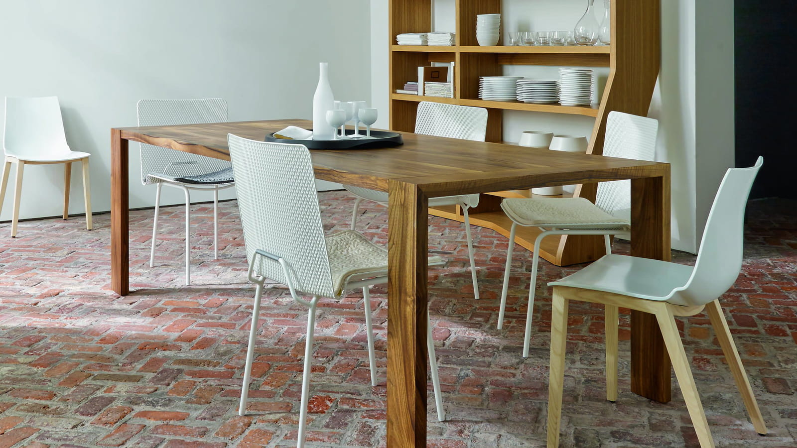 Table Eaton Cinna
