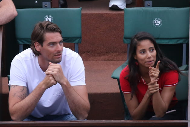 Que regardent Camille Lacourt et Hajiba Fahmy ?