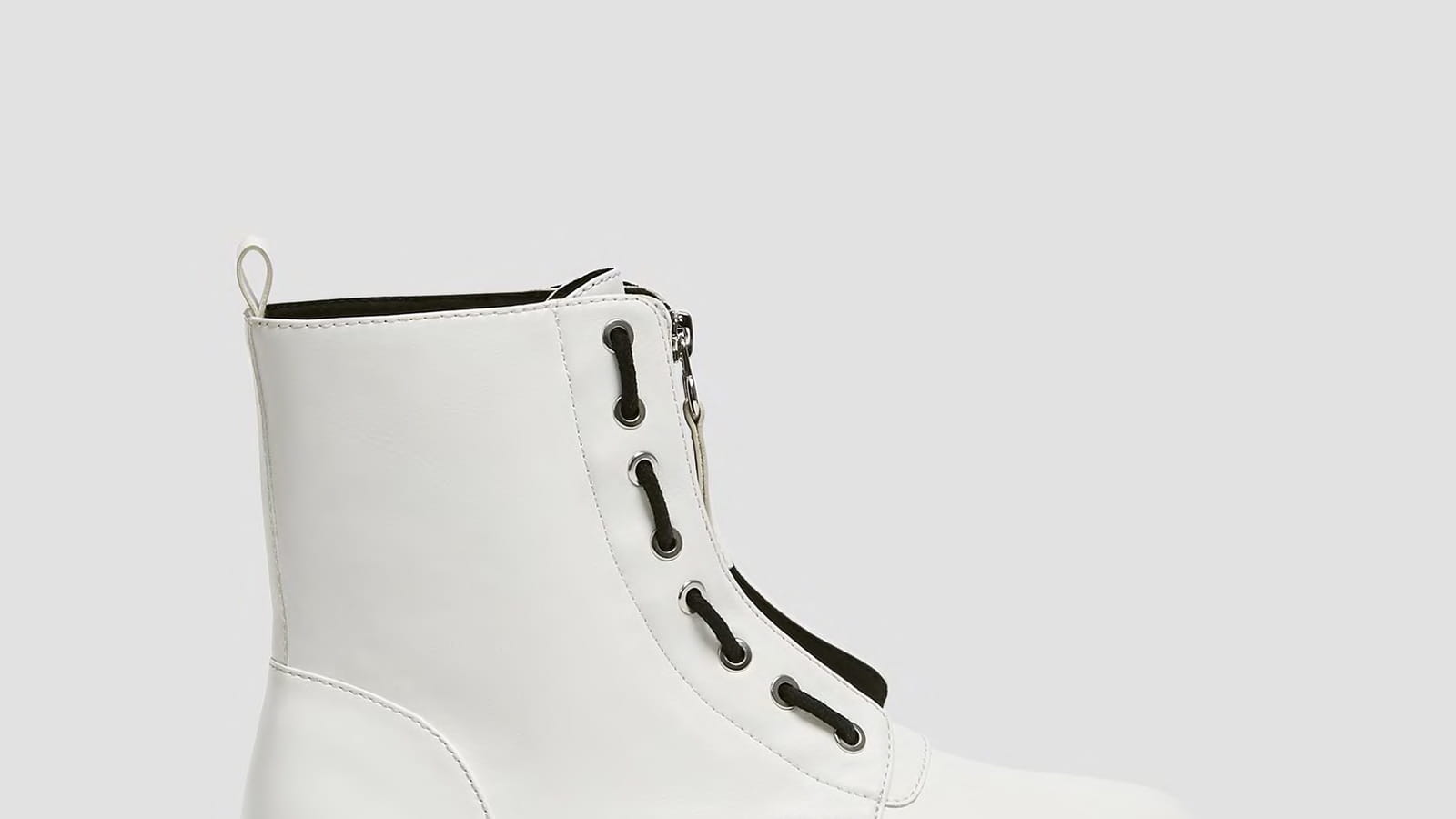 Boots Pull and Bear
