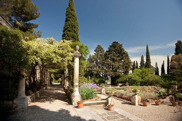 Bassins, roseraie et sculptures