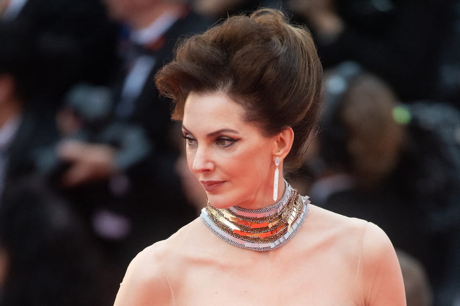 Fr&eacute;d&eacute;rique Bel et son chignon ancien