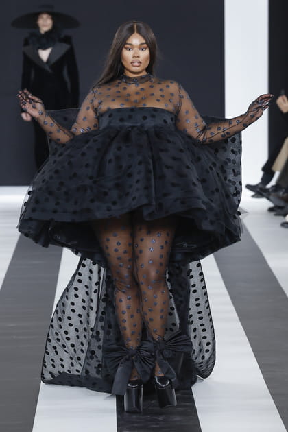 Look 1 du défilé Nina Ricci