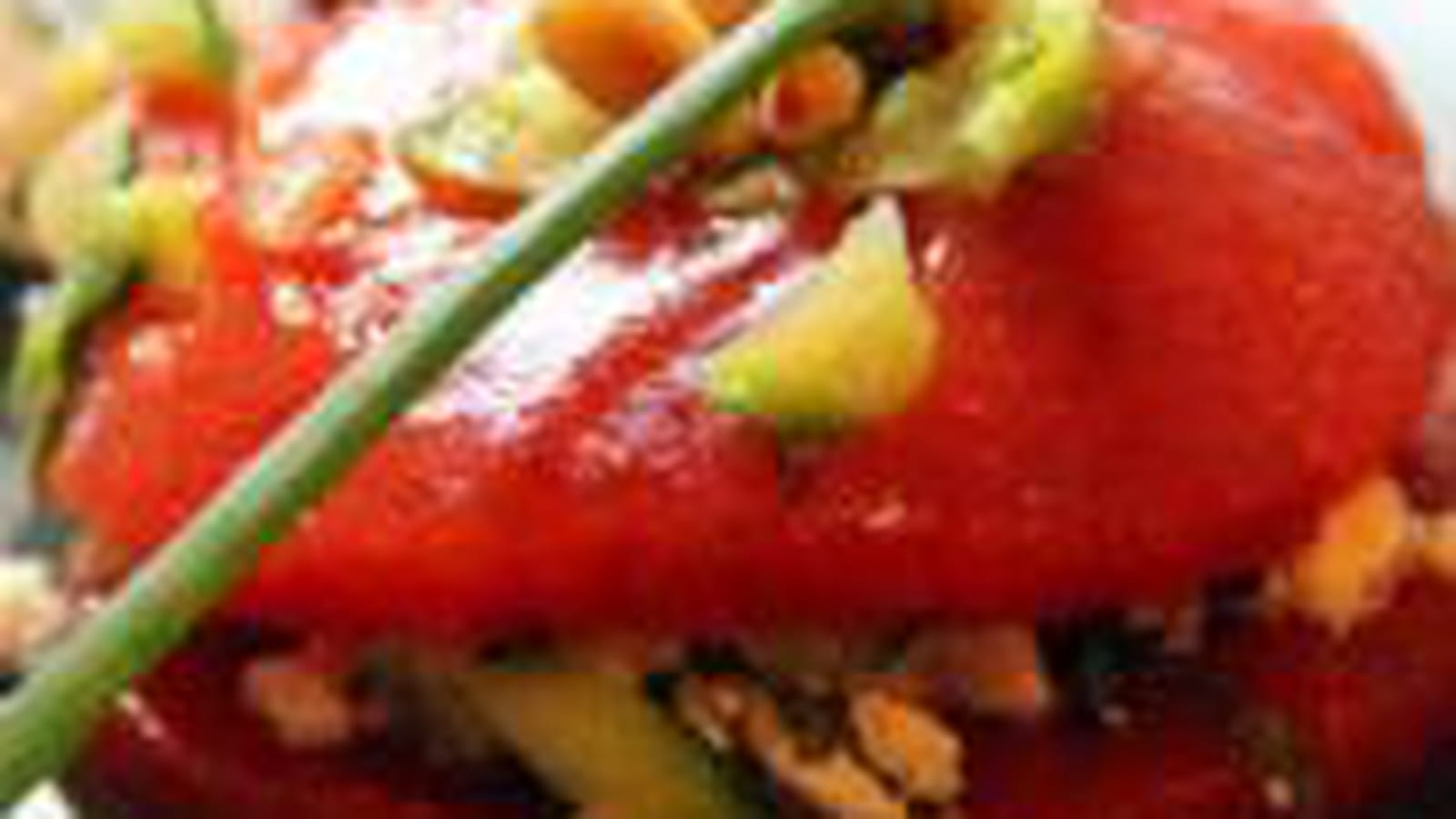 Macaron tomate, basilic et fromage frais