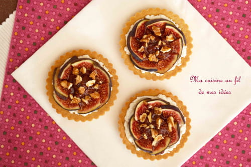 Tartelettes sablées bio aux figues, ricotta, miel et noix
