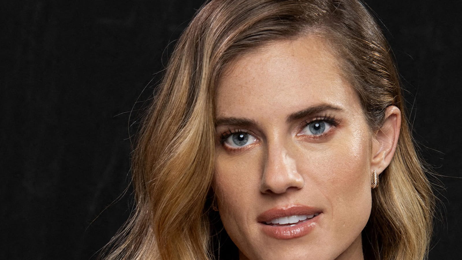 Allison Williams en blonde