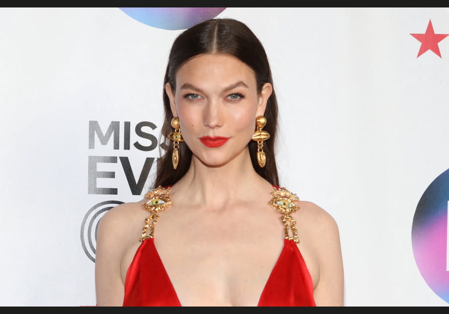 Top&nbsp;: la bouche &eacute;carlate de Karlie Kloss
