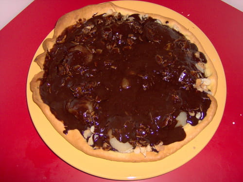 Tarte aux poires, chocolat noir et amandes : la recette facile