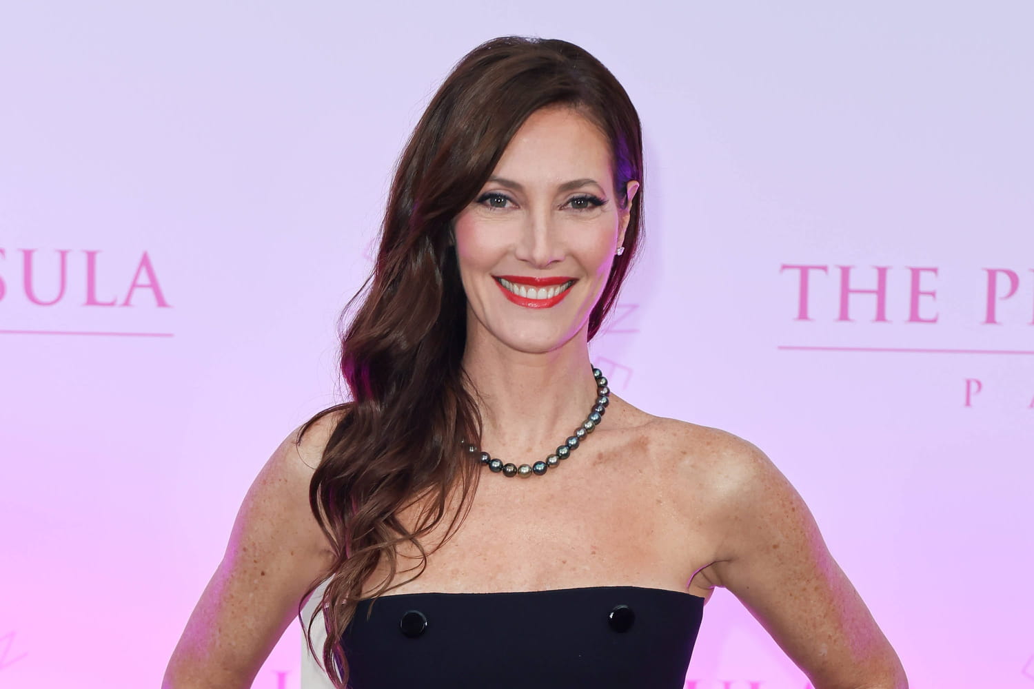 What happens to Mareva Galanter? Duet with a famous singer, family life with Arthur…