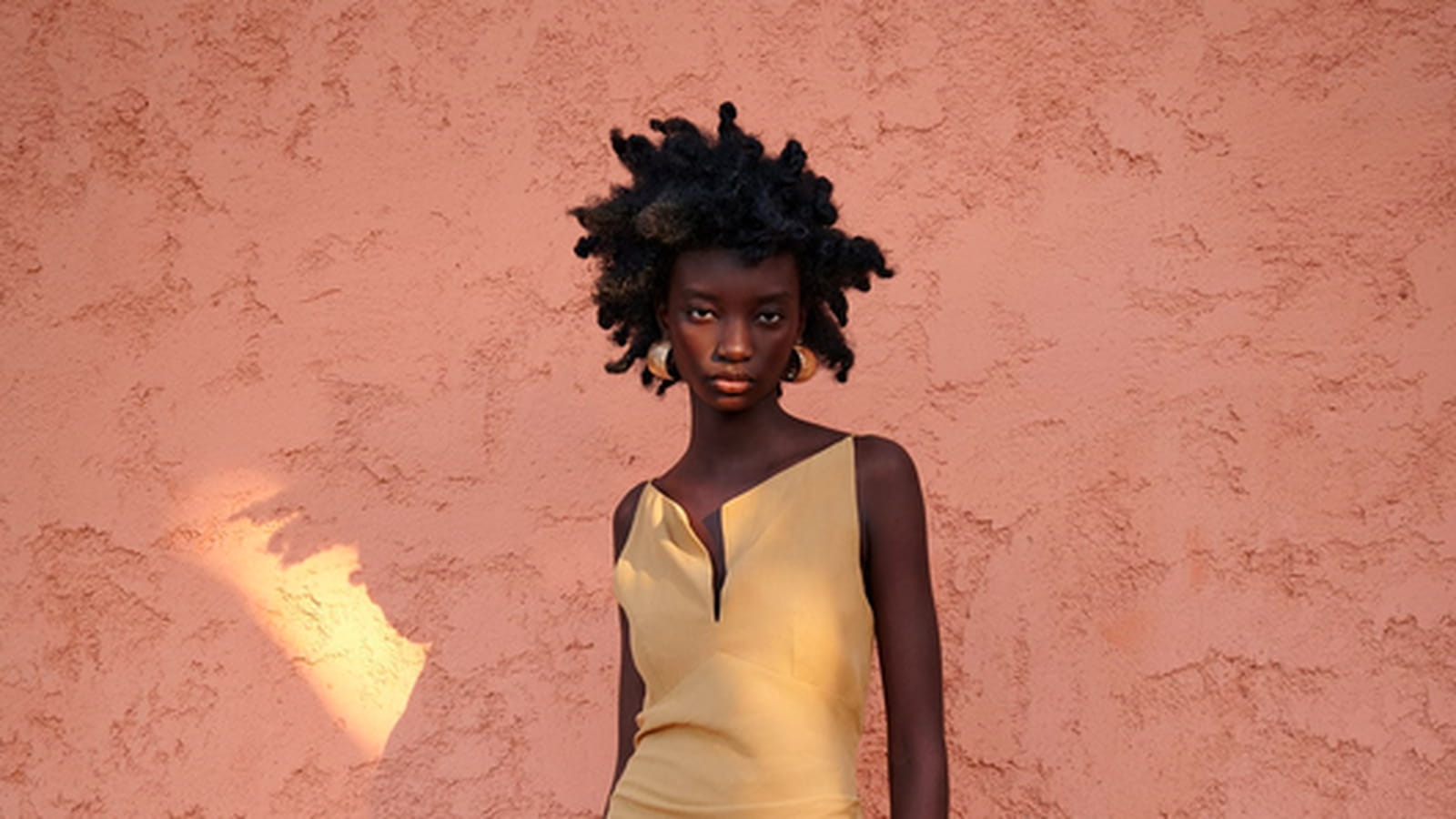 Robe avec fente 