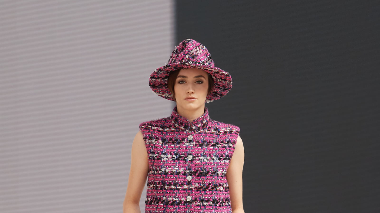 Look 15