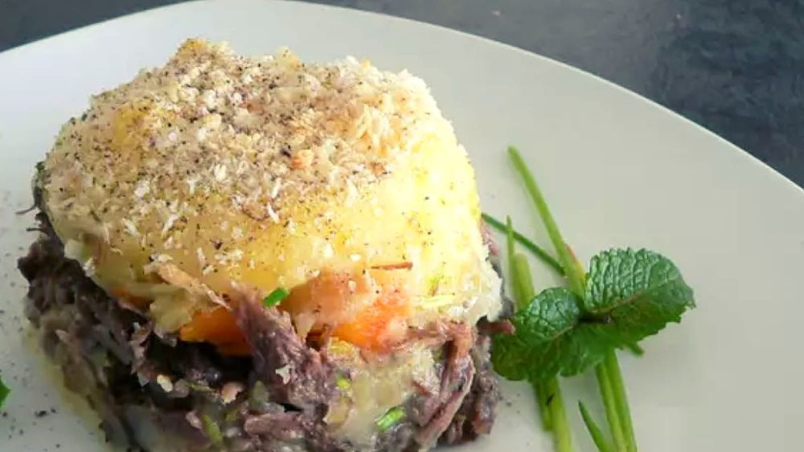 Hachis parmentier à la viande et légumes de pot au feu