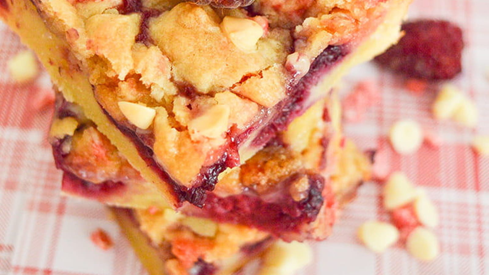 Brookie chocolat blanc, framboises et pralines roses