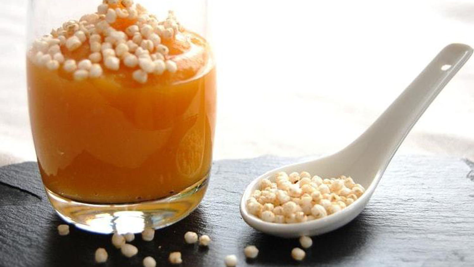 Compote de pommes et d'abricots