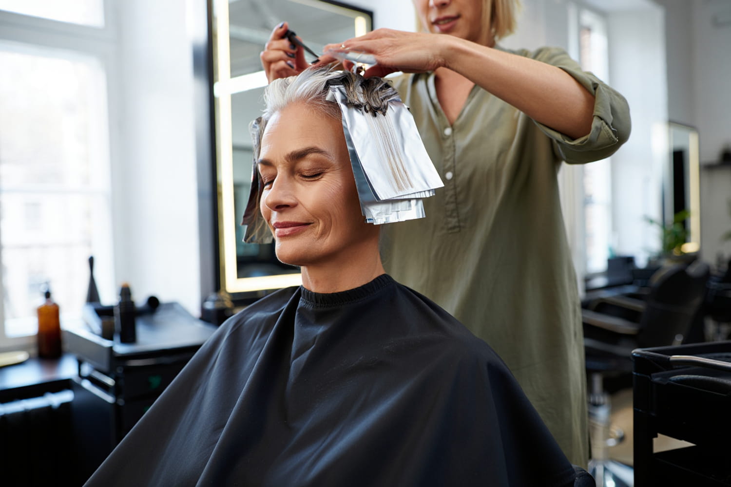 after 50 years, hairdressers recommend this method to smoothly transition to gray hair after 50 years, hairdressers recommend this method to smoothly transition to gray hair