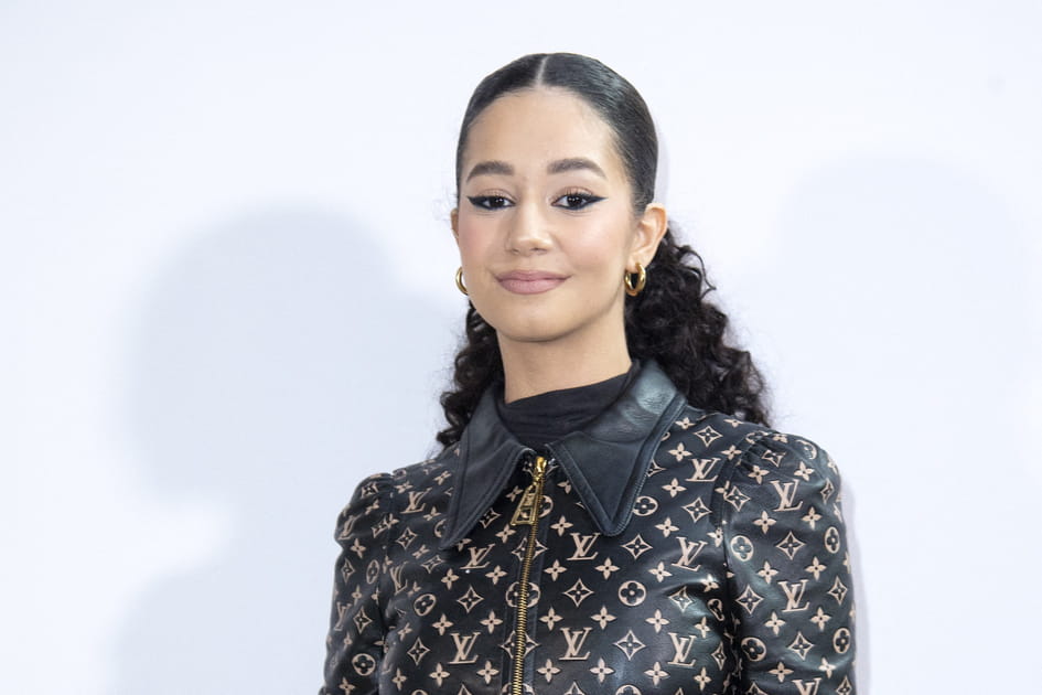 La queue de cheval boucl&eacute;e de L&eacute;na Situations