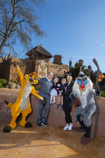 La famille princi&egrave;re au Festival du Roi Lion et de la Jungle