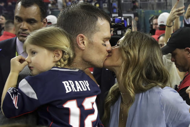 Gisele Bundchen f&eacute;licite son quaterback de mari