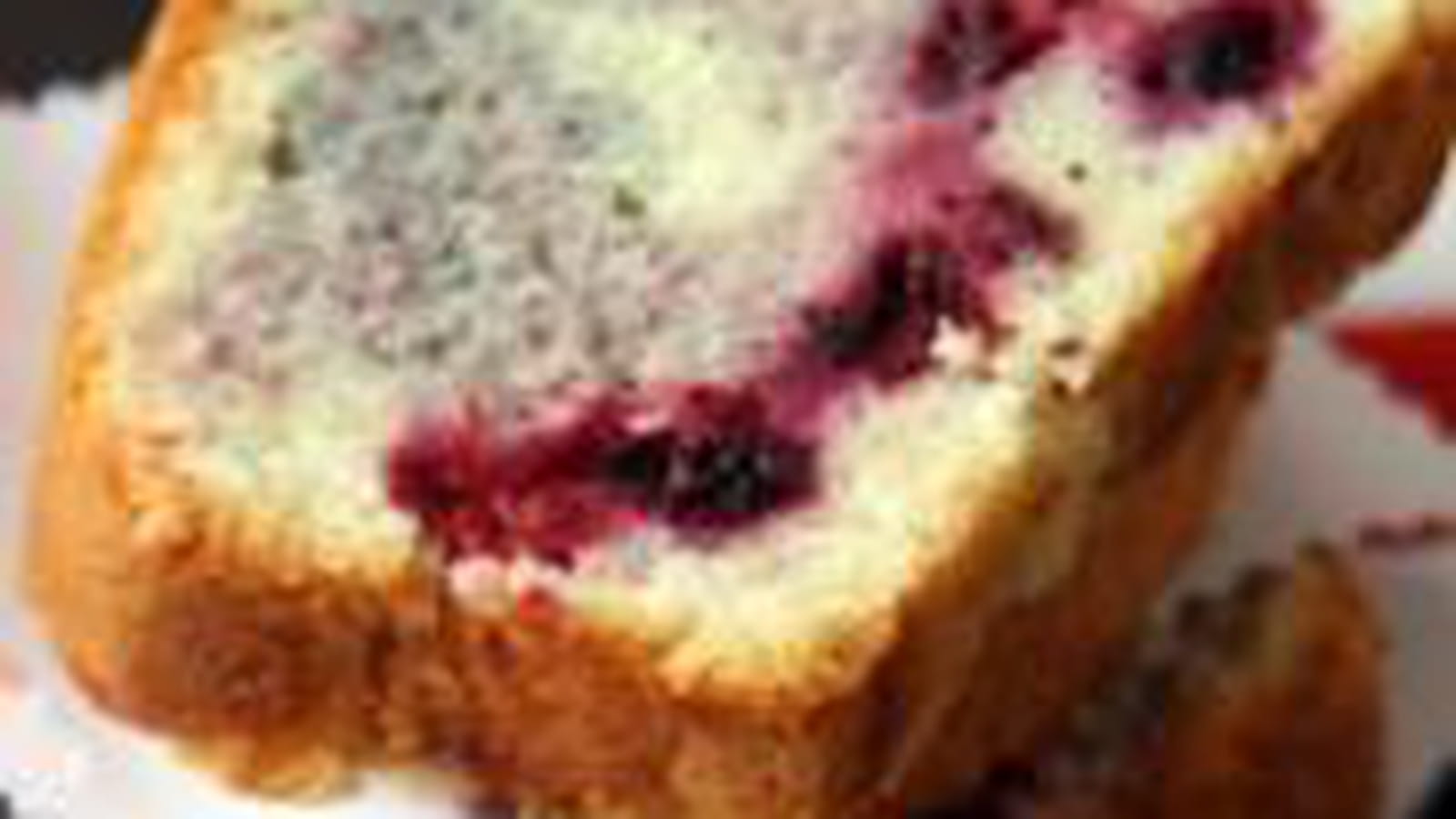Cake aux fruits rouges léger comme la neige