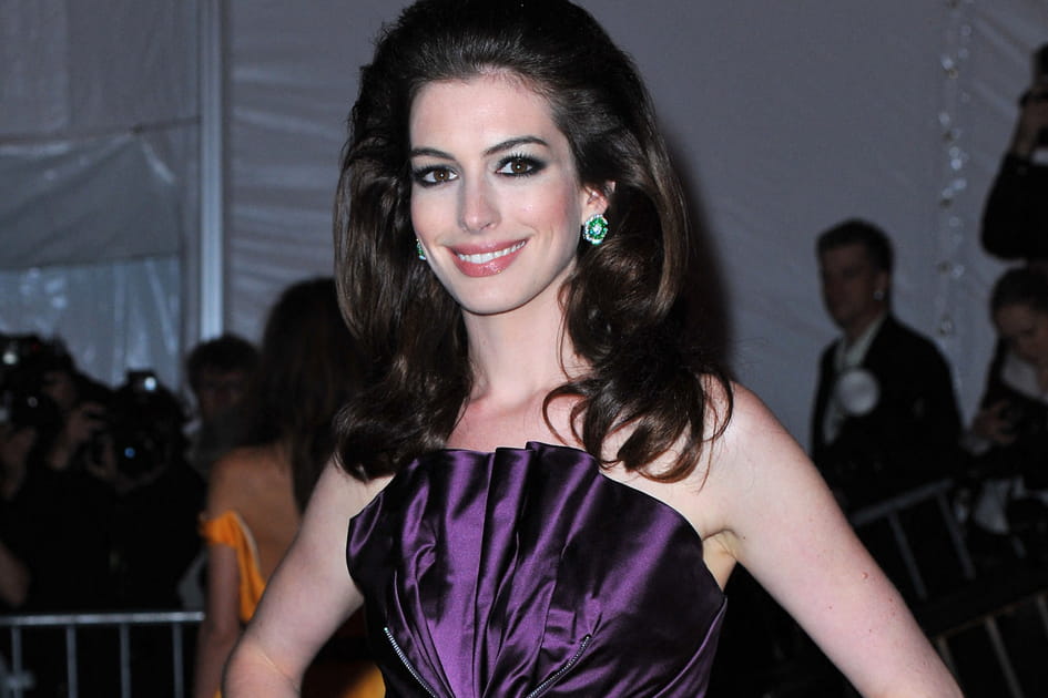 Le brushing XXL d'Anne Hathaway