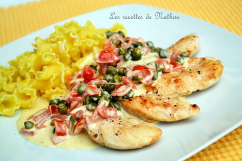 Aiguillettes de poulet, sauce crémeuse aux tomates cerise et aux câpres