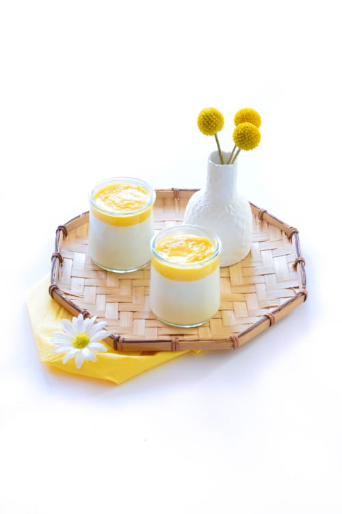 Mousse à la noix de coco et curd aux fruits de la passion