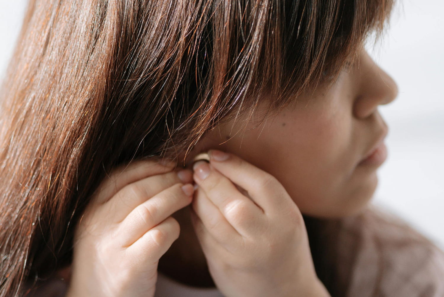 Légère, colorée, pas chère... cette paire de boucles d'oreilles va pimper toutes vos tenues d'été