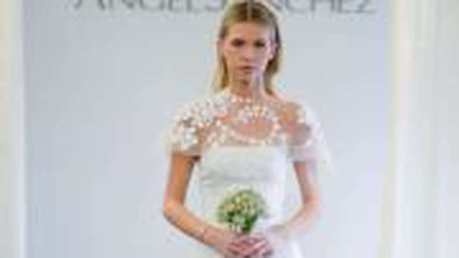 La robe classique Angel Sanchez