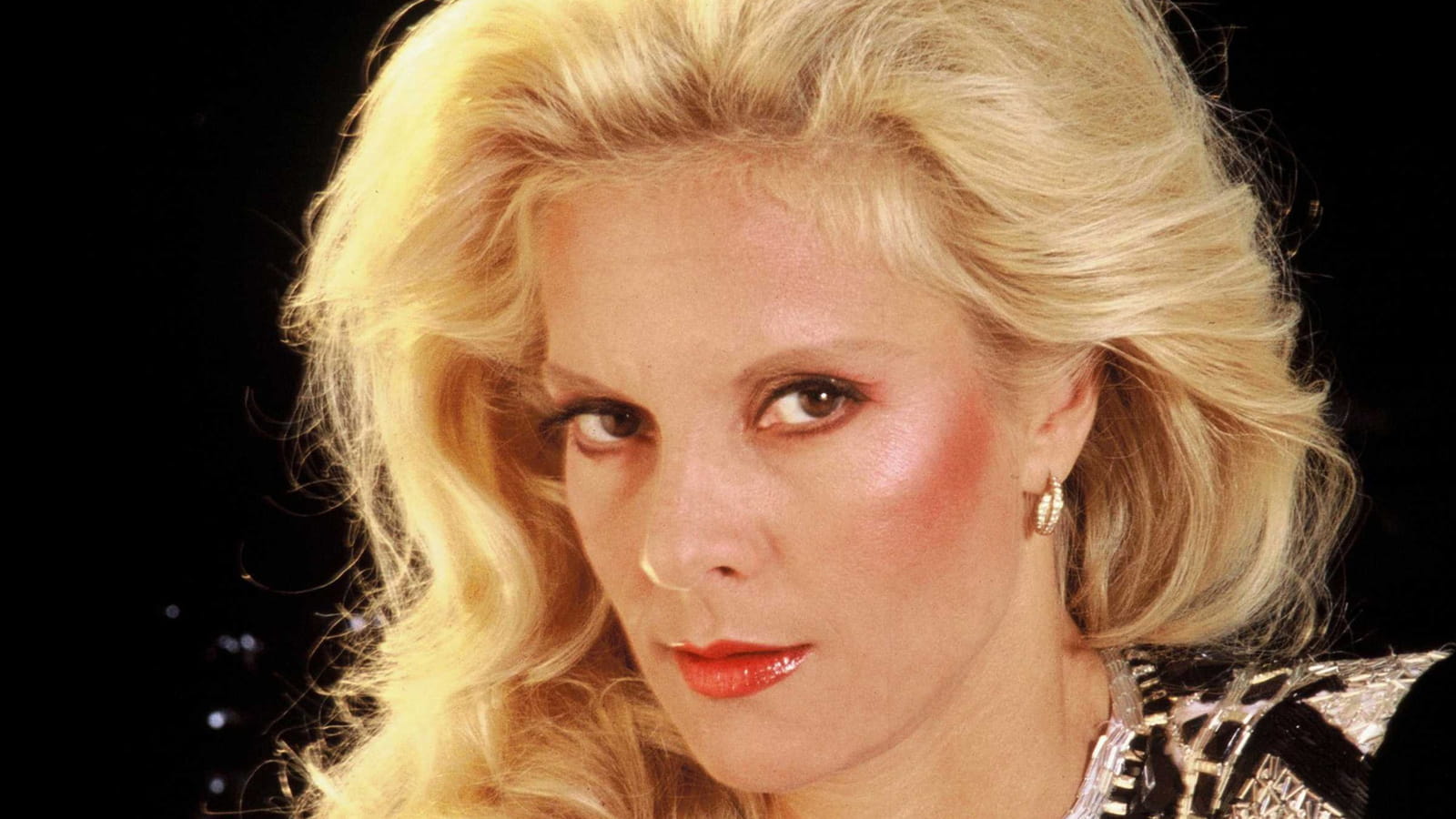 Sylvie Vartan et son blush prononcé