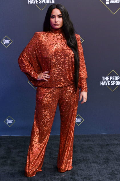 FLOP : Demi Lovato en ensemble paillettes