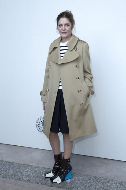 Chiara Mastroianni en trench beige