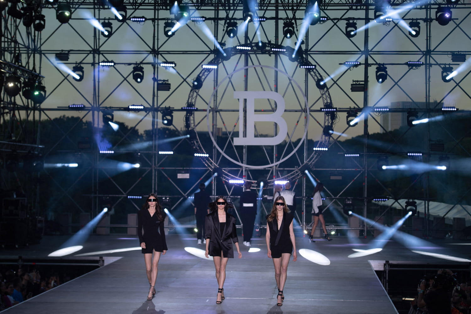 Balmain : histoire, défilés 2022, Olivier Rousteing