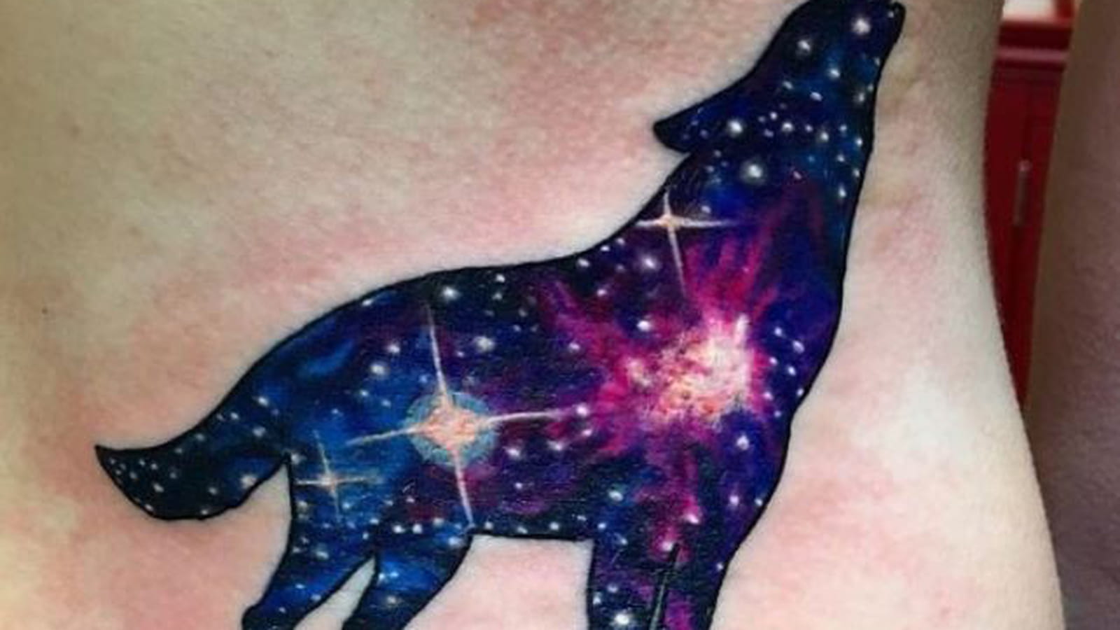 Loup galactique sur le ventre