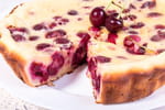 Une texture entre le clafoutis et le flan : c'est le moment de profiter de ce dessert normand facile à faire