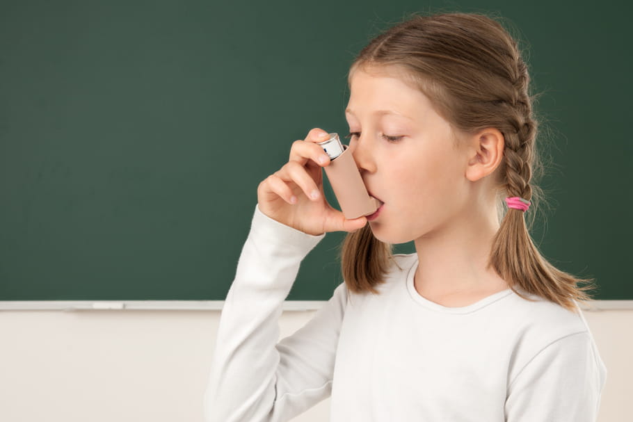 Asthme à l'école : quelle prise en charge pour mon enfant ?